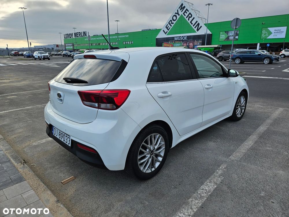 Kia Rio 1.2 L - 7