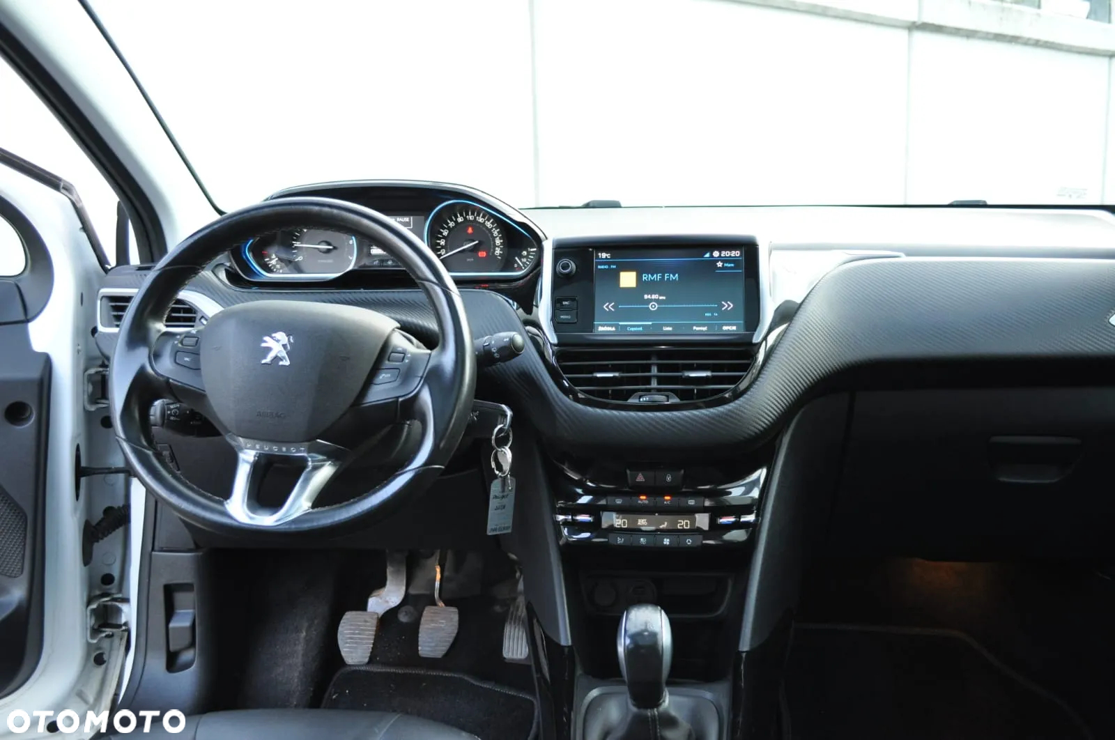 Peugeot 2008 - 18