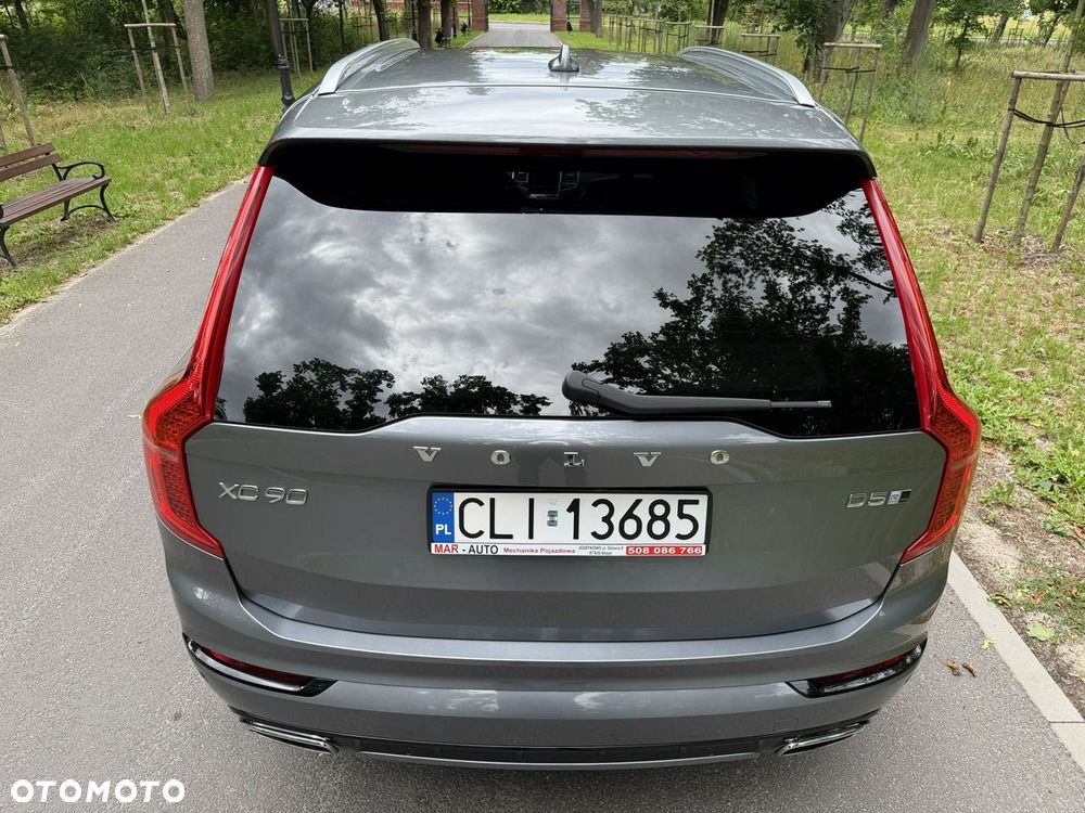Volvo XC 90 - 9