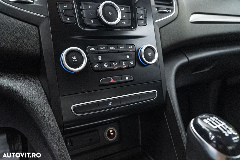 Renault Megane BLUE dCi 115 INTENS - 12