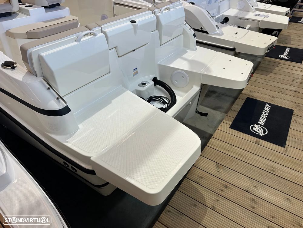 Quicksilver Activ 805 Open - 5