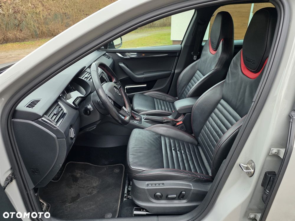 Skoda Octavia 2.0 TDI DSG RS - 8