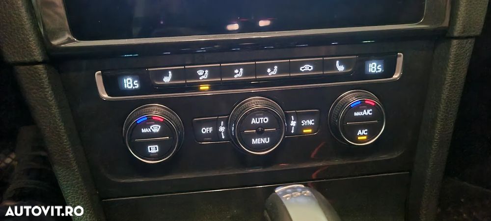 Volkswagen Golf - 27