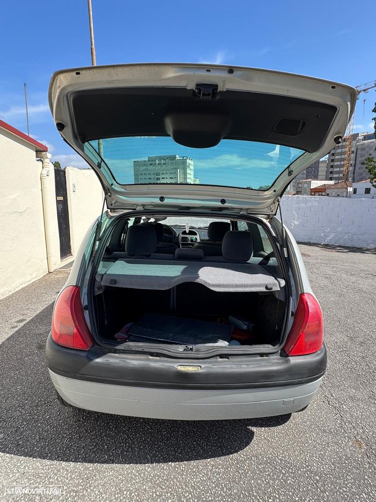 Renault Clio - 2