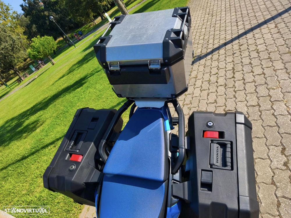 Honda Africa Twin 1100 - 10