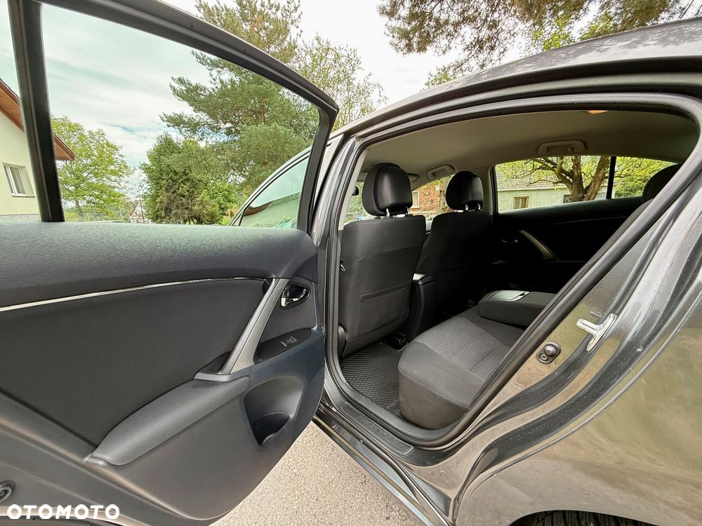 Toyota Avensis 2.2 D-4D Premium - 21