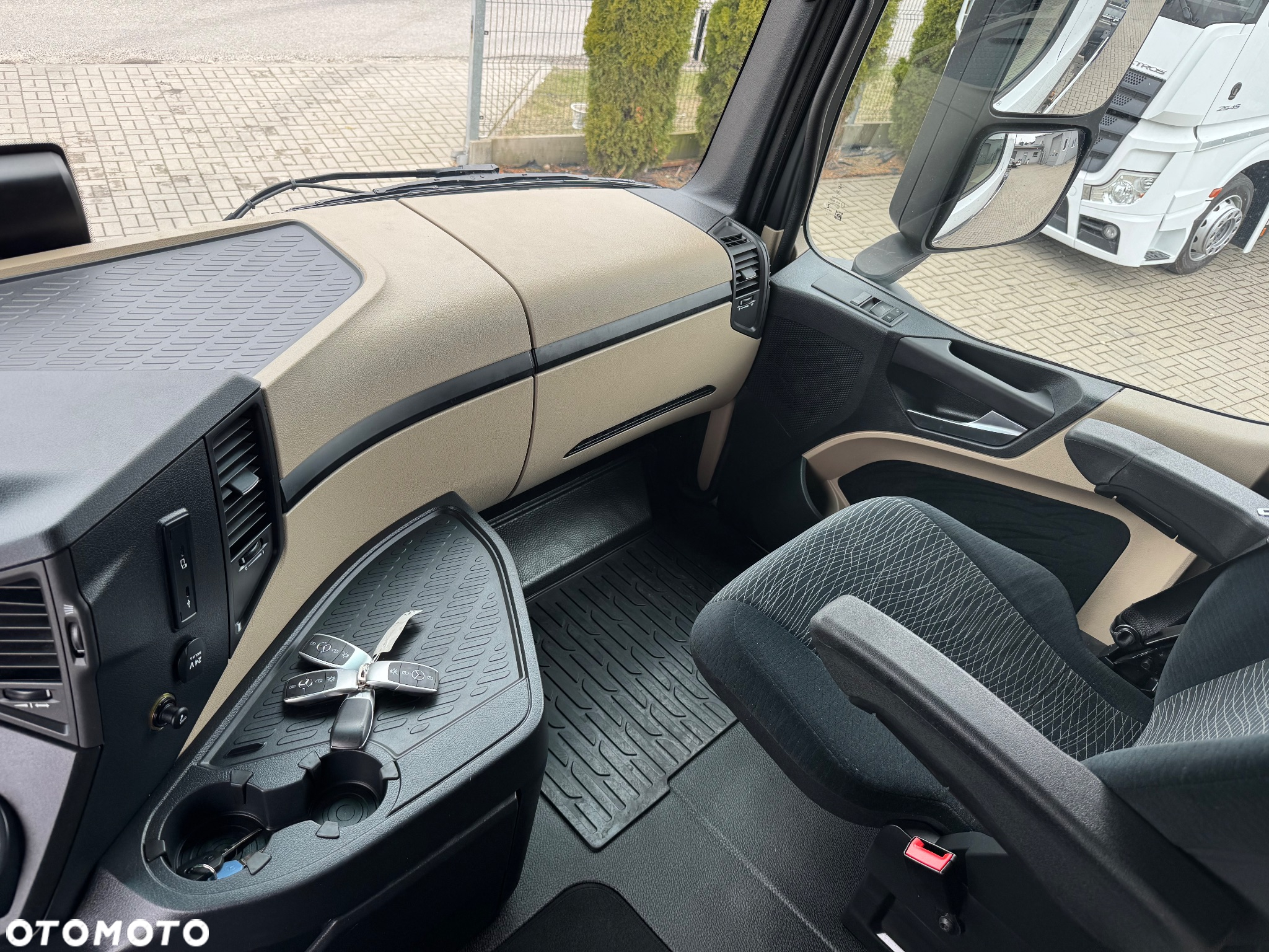 Mercedes-Benz - 29