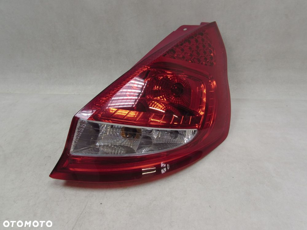 FORD FIESTA VII MK7 08-13 LAMPA TYL TYLNA PRAWA 8A61-13404-A - 1