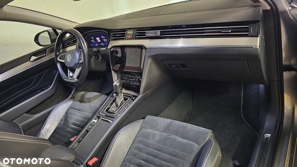 Volkswagen Passat - 12