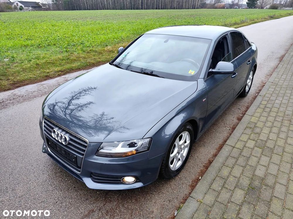Audi A4 Limousine - 8