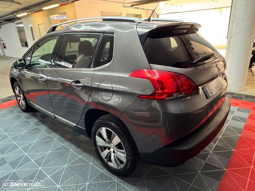 Peugeot 2008 1.2 PureTech Style EAT6 - 6