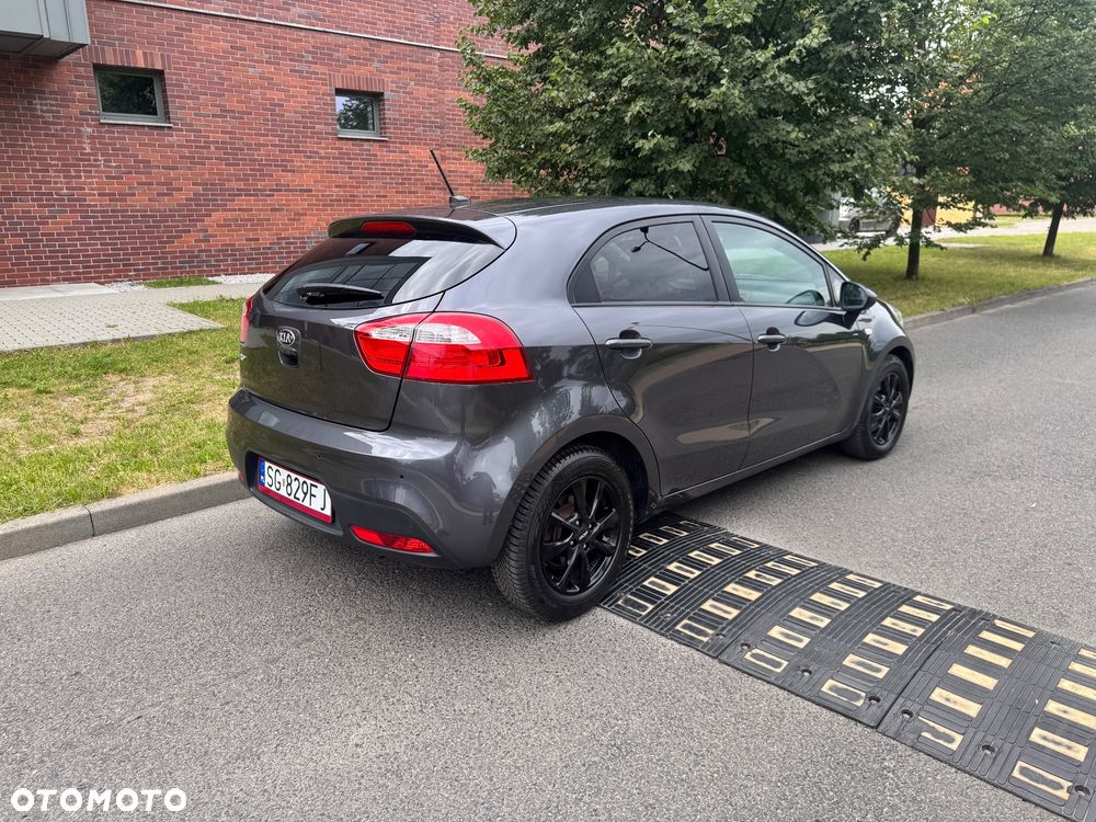 Kia Rio 1.4 Fifa World Cup Edition - 8