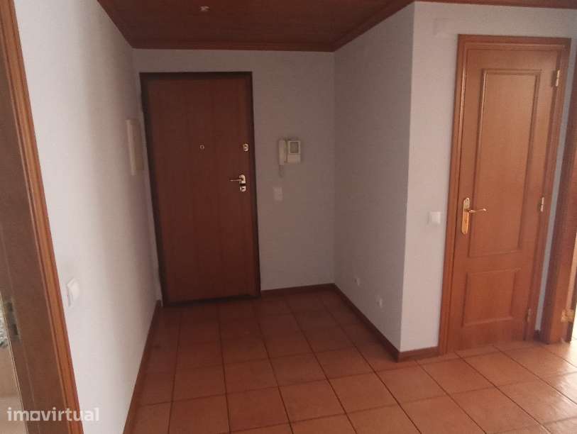 T3 amplo Santarém junto comboios - Grande imagem: 2/11
