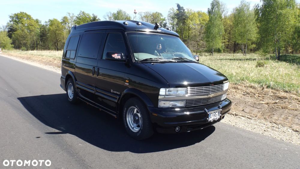 Chevrolet Astro - 30
