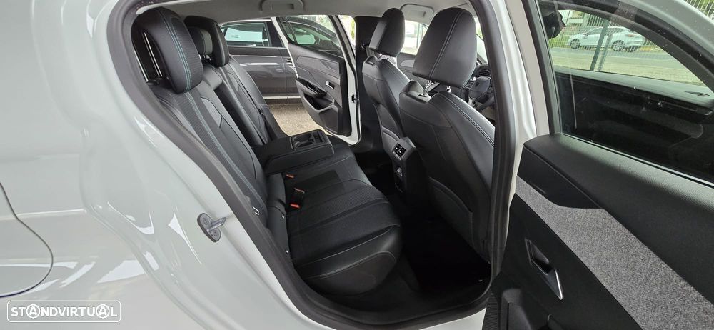 Peugeot 308 BlueHDi 130 EAT8 Allure - 34