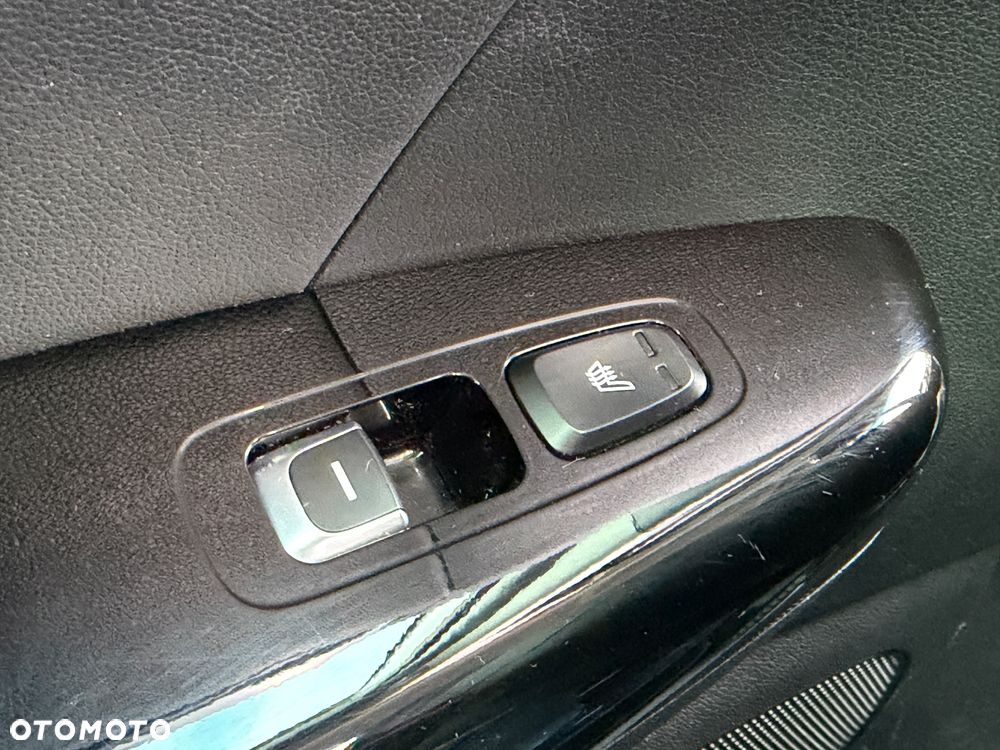 Kia Sportage 2,0 CRDI AWD Platinum - 30