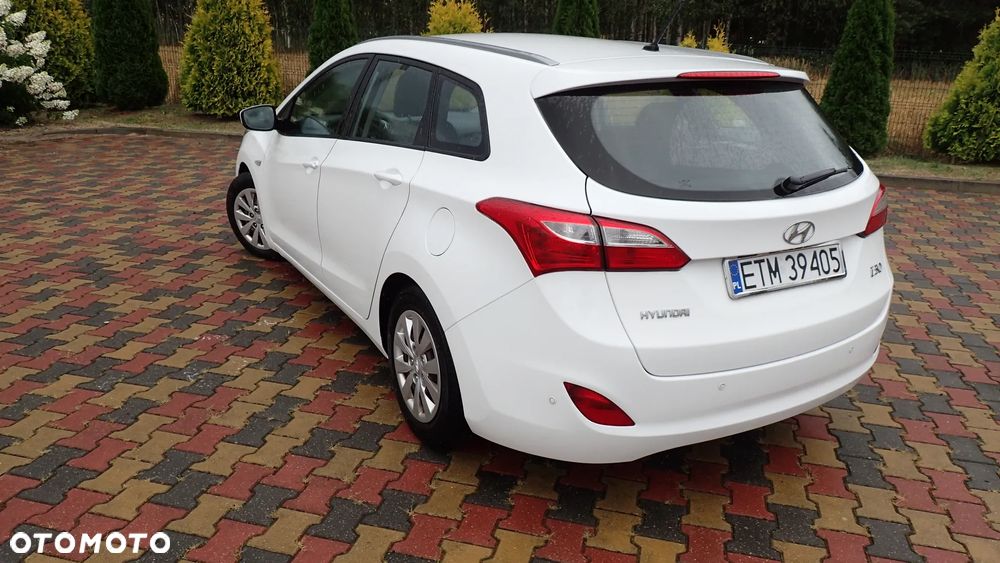 Hyundai i30 1.6 GDI Classic + - 4