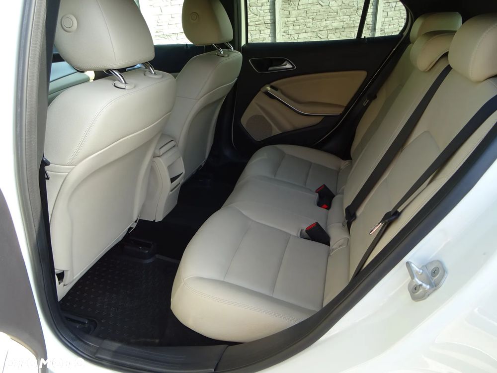 Mercedes-Benz GLA 180 (CDI) d - 20