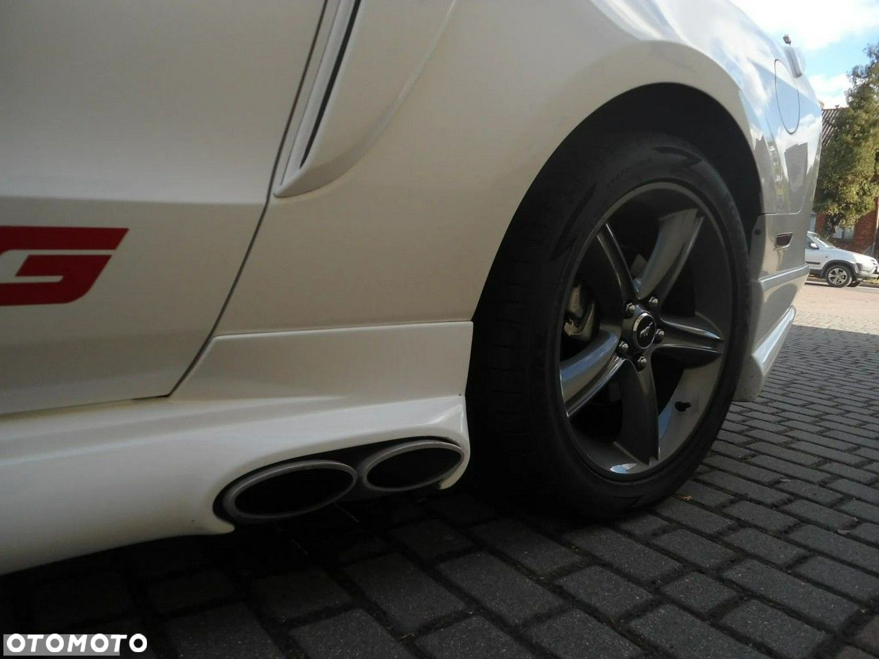 Ford Mustang - 25