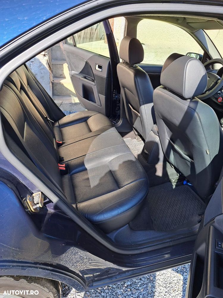 Ford Mondeo 2.0TDCi Ghia - 6