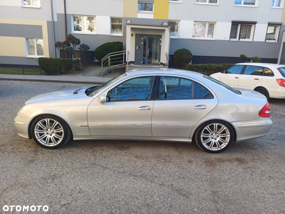 Mercedes-Benz Klasa E 240 4Matic Avantgarde - 20