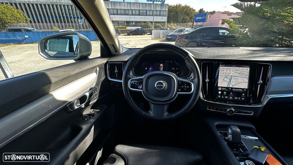 Volvo V90 2.0 B4 Momentum Plus Geartronic - 28
