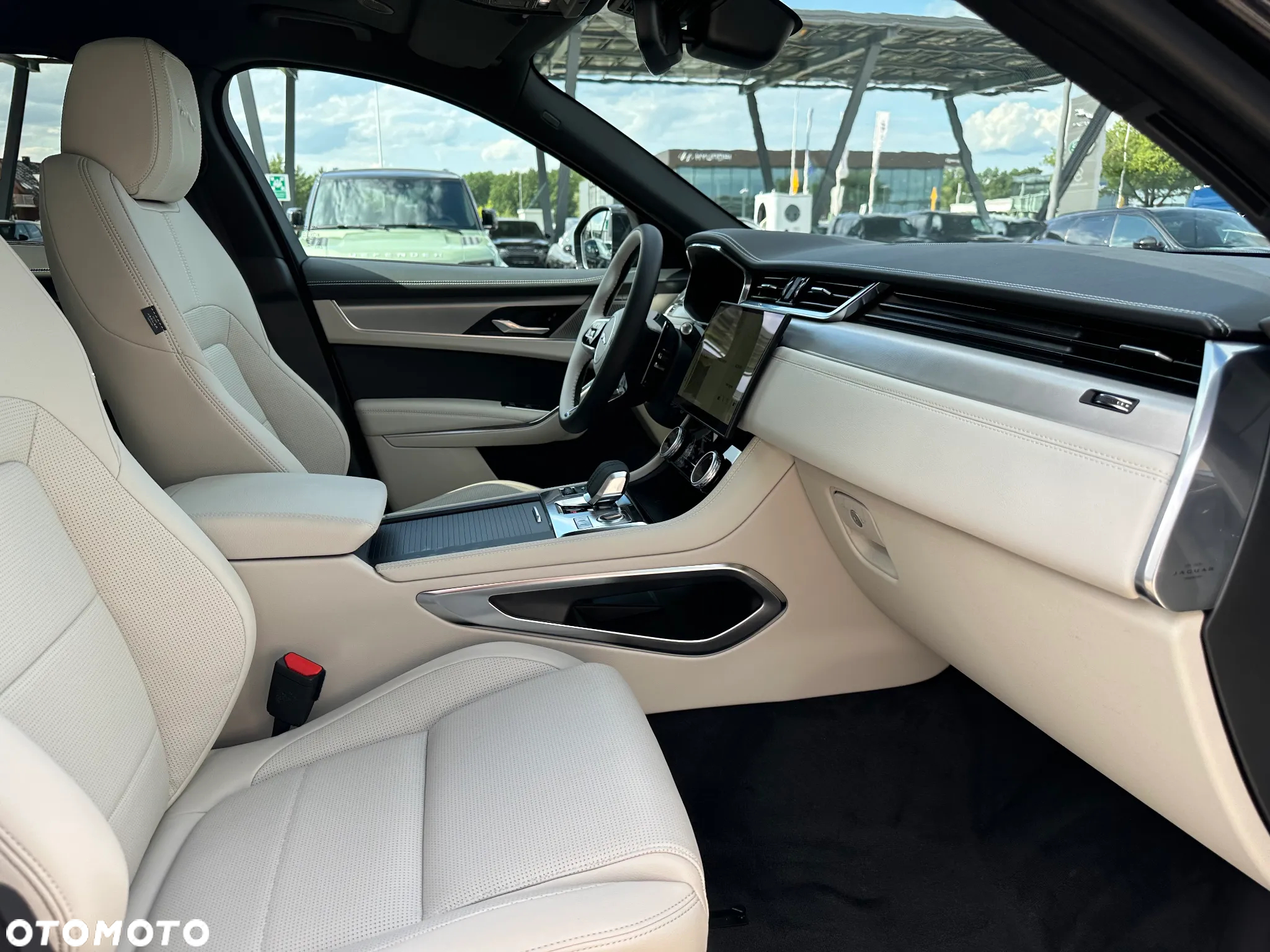 Jaguar F-Pace - 4