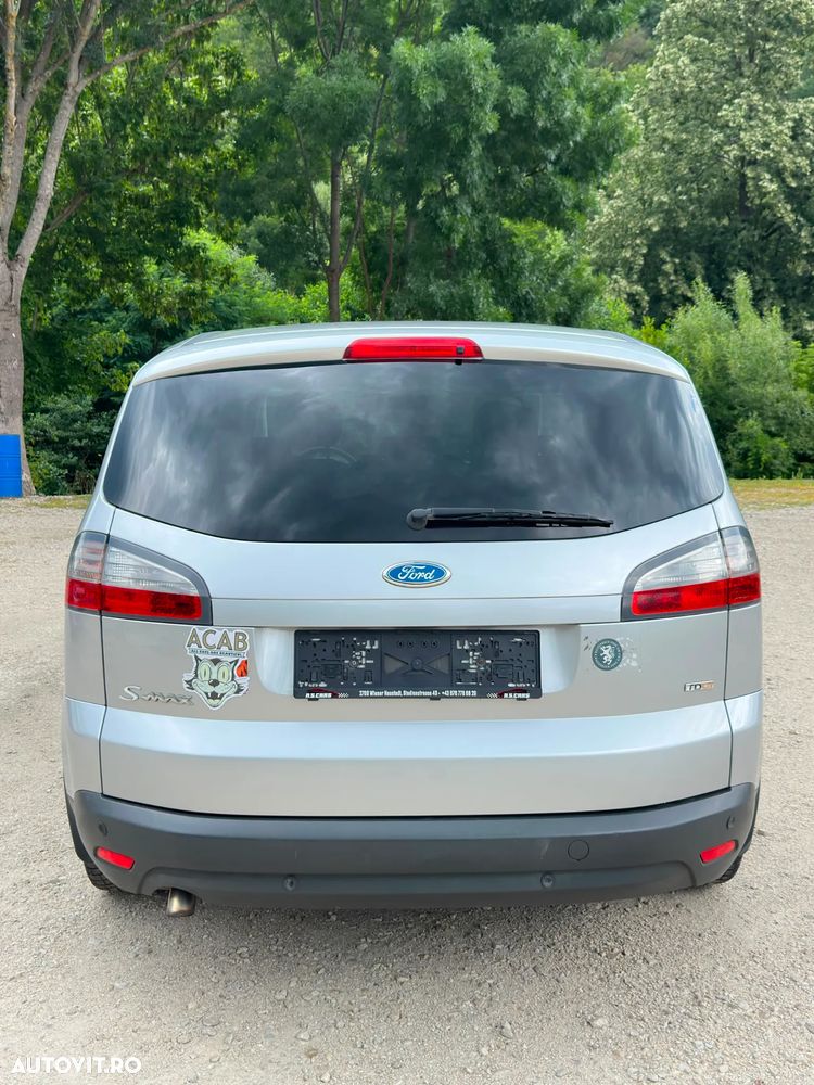 Ford S-Max - 8