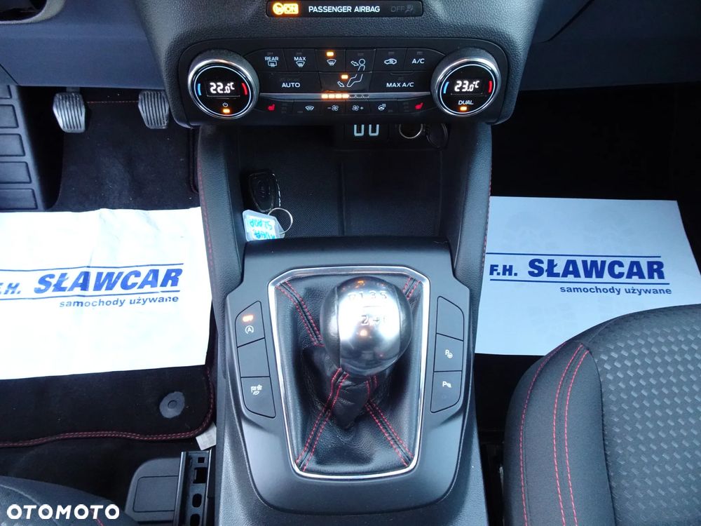 Ford Kuga 1.5 EcoBoost FWD ST-Line - 34