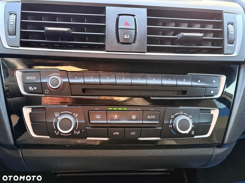 BMW Seria 1 114d Sport Line - 24