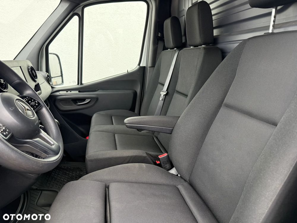 Mercedes-Benz SPRINTER - 16