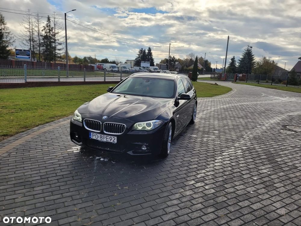 BMW Seria 5 525d xDrive - 13