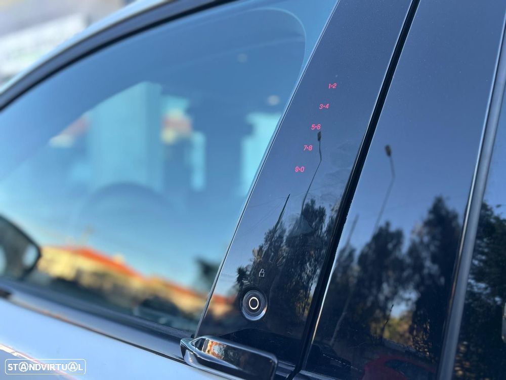 Ford Mustang Mach-E - 16