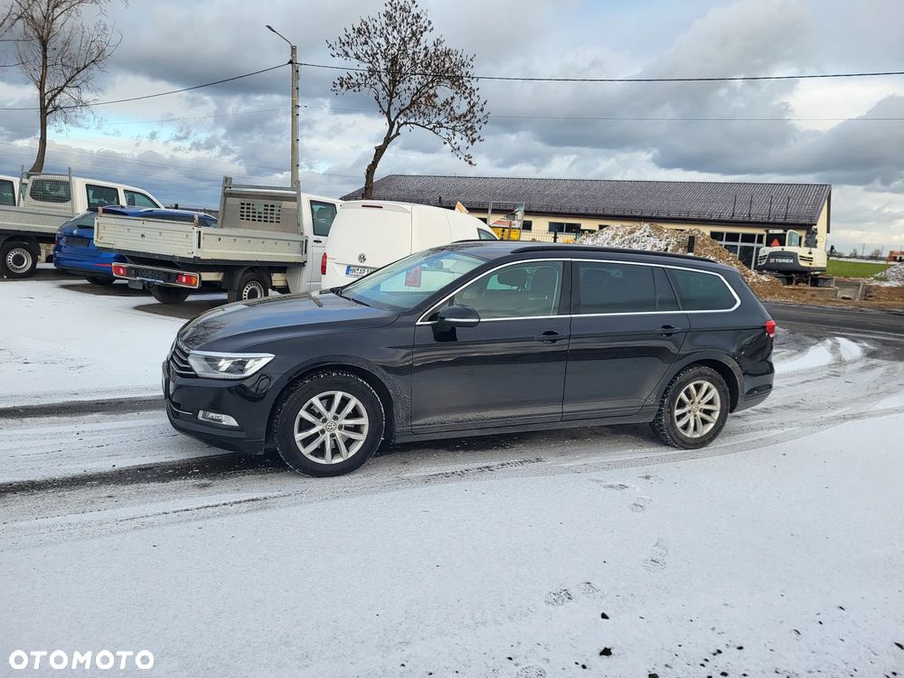 Volkswagen Passat 2.0 TDI SCR DSG Trendline - 6
