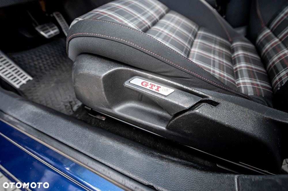 Volkswagen Golf 2.0 GTI DSG Edition 35 - 22
