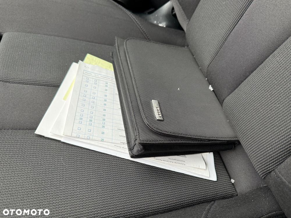 Audi A4 Avant 40 TDI quattro S tronic S line - 21