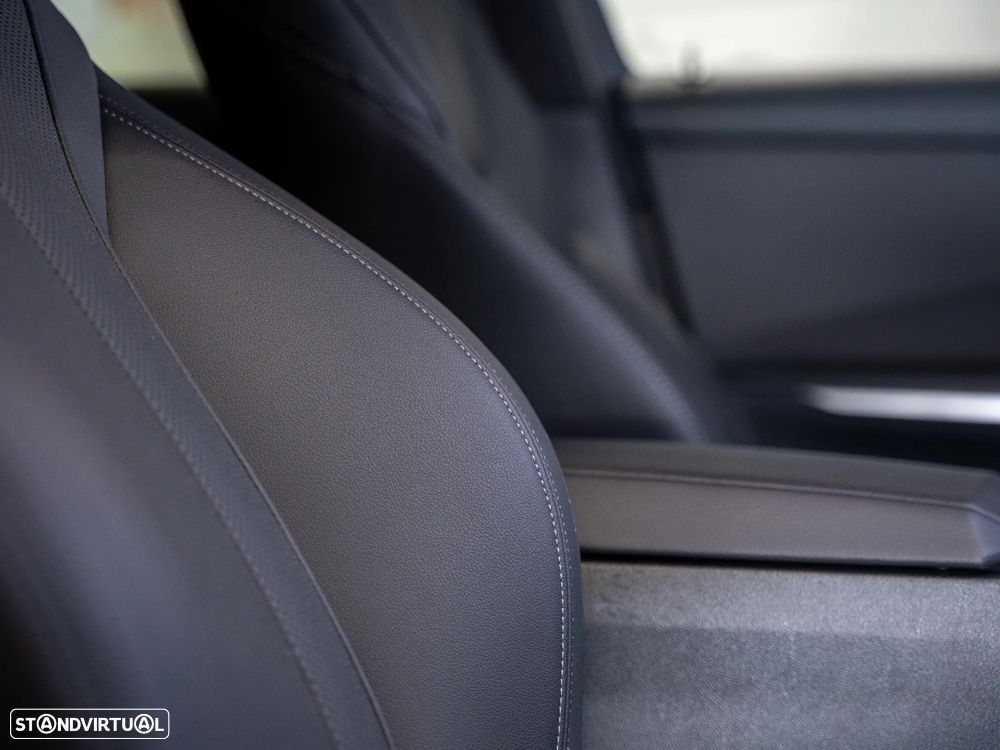 BMW 330 e Pack Desportivo M Auto - 27