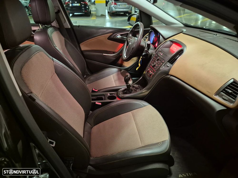 Opel Astra Sports Tourer 1.7 CDTi Cosmo - 36