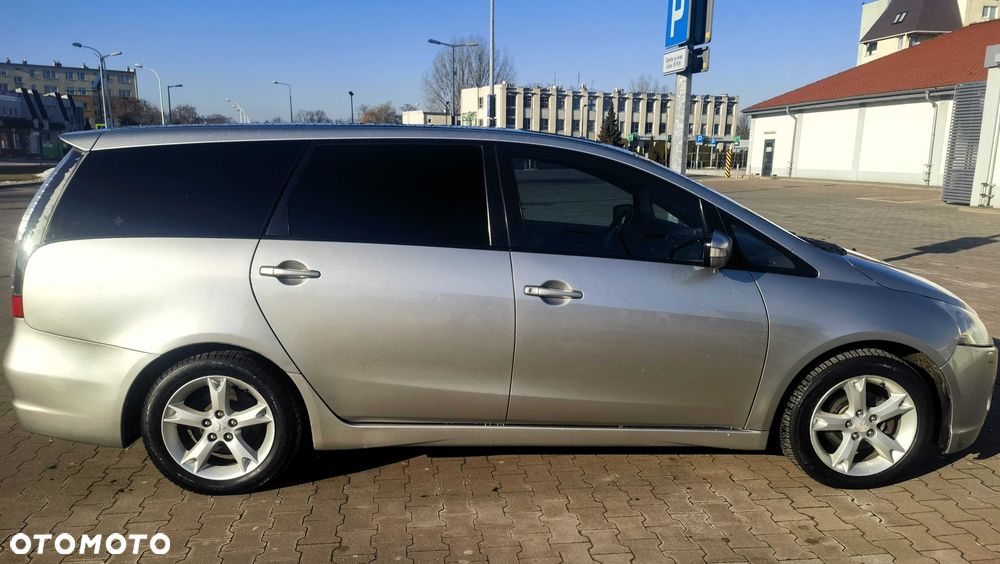 Mitsubishi Grandis - 4