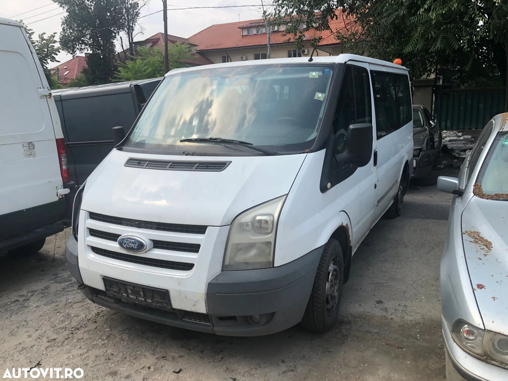 Dezmembrez Ford Transit alb 2009 - 1