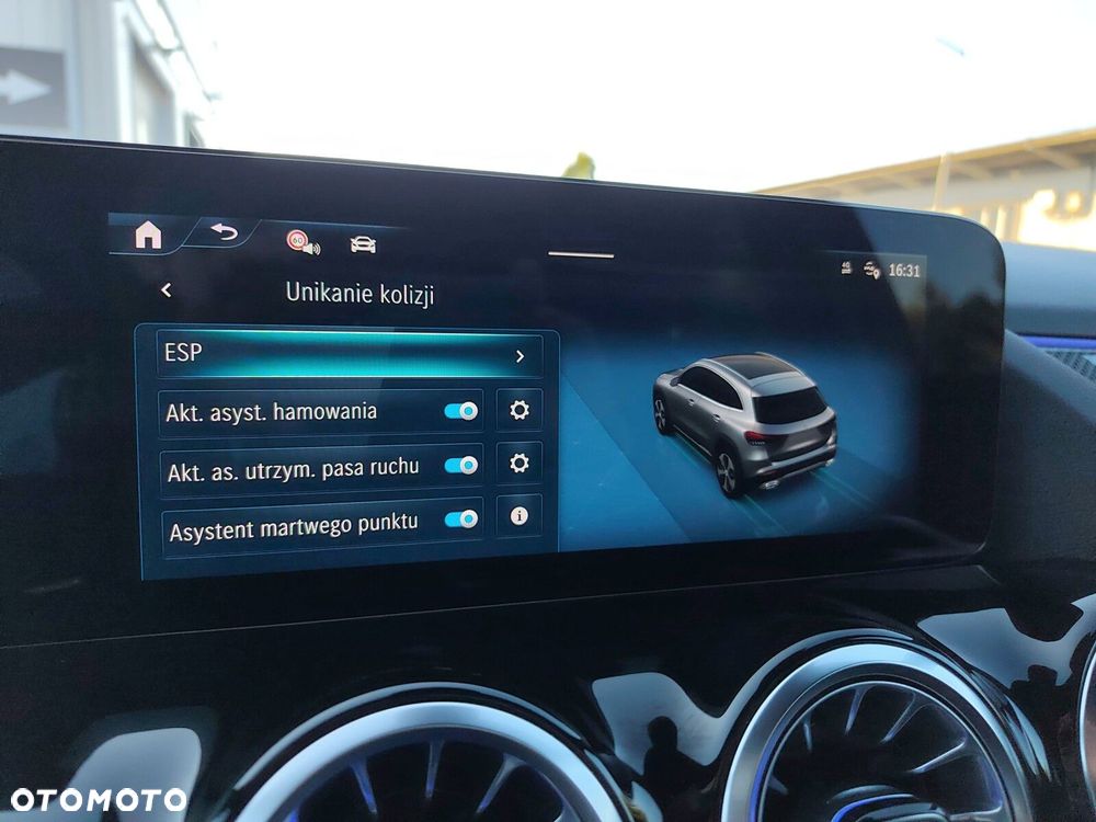 Mercedes-Benz GLA - 27