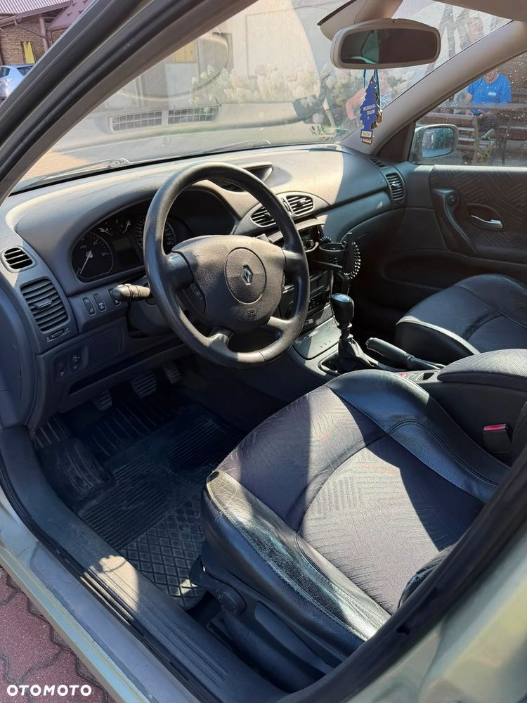 Renault Laguna 2.2 dCi Privilege - 20