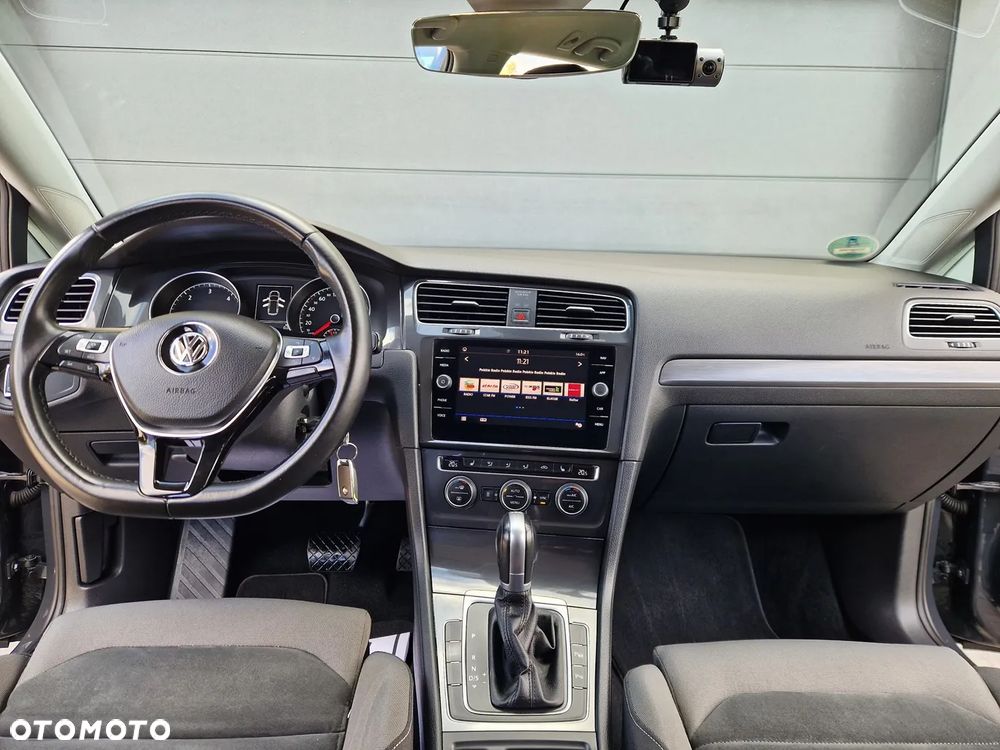 Volkswagen Golf - 16