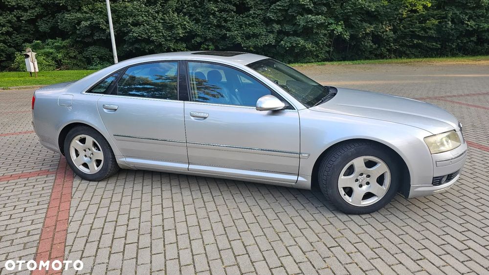 Audi A8 4.2 Quattro - 7