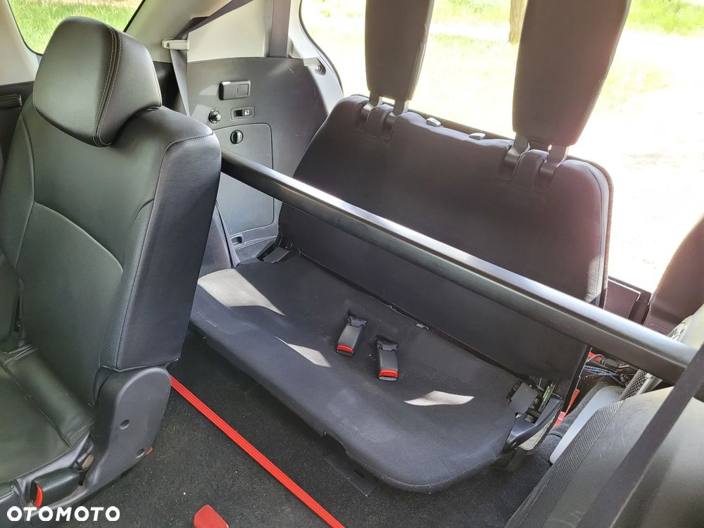 Mitsubishi Outlander - 24