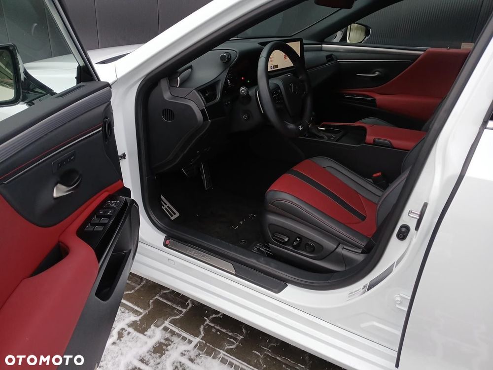 Lexus ES 300h F Sport Edition - 9