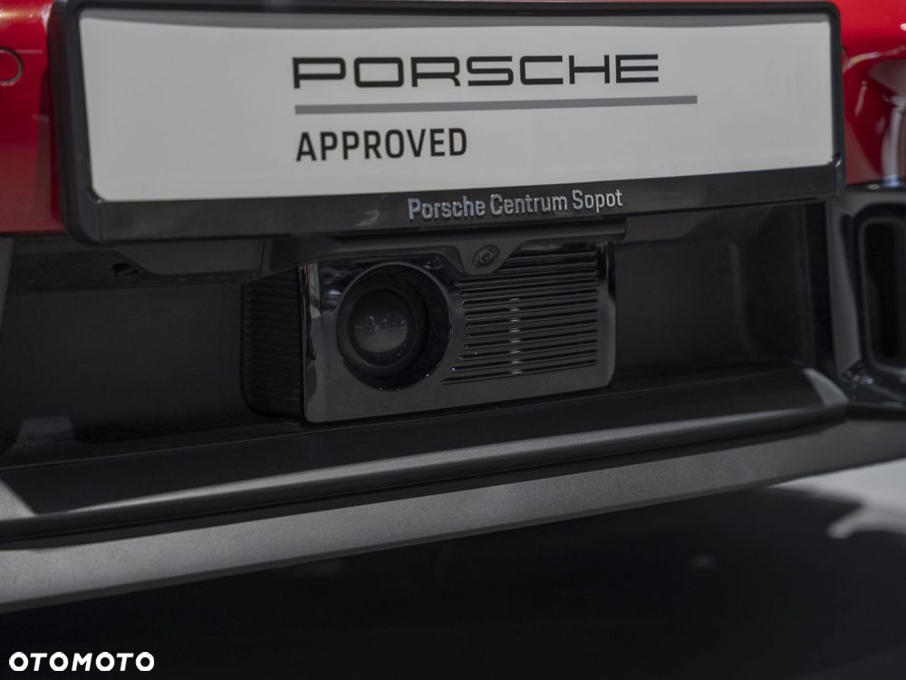 Porsche 911 Carrera - 27