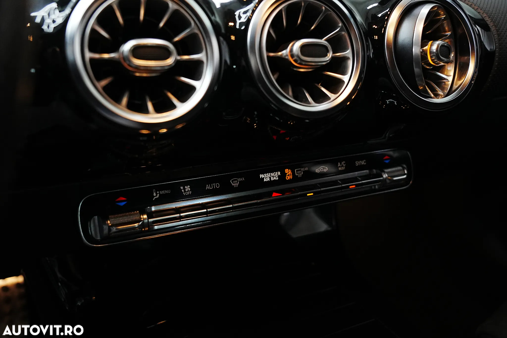 Mercedes-Benz CLA 200 7G-DCT AMG Line - 25