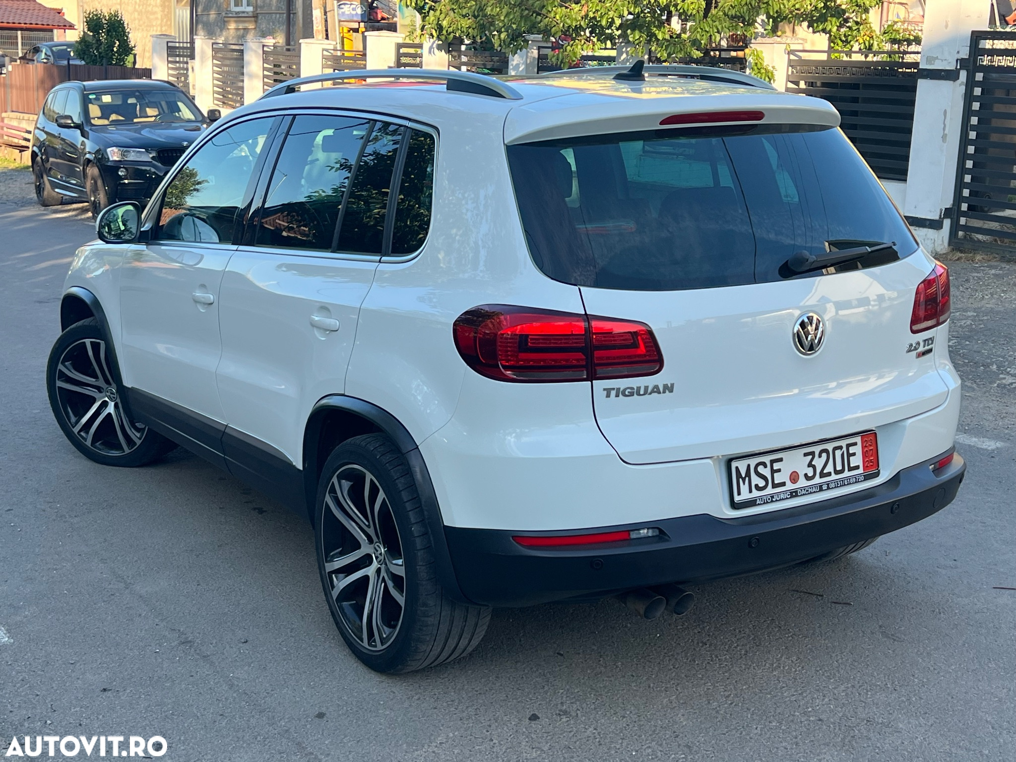 Volkswagen Tiguan 2.0 TDI SCR 4MOTION BlueMotion Technology DSG Lounge Sport & Style - 4