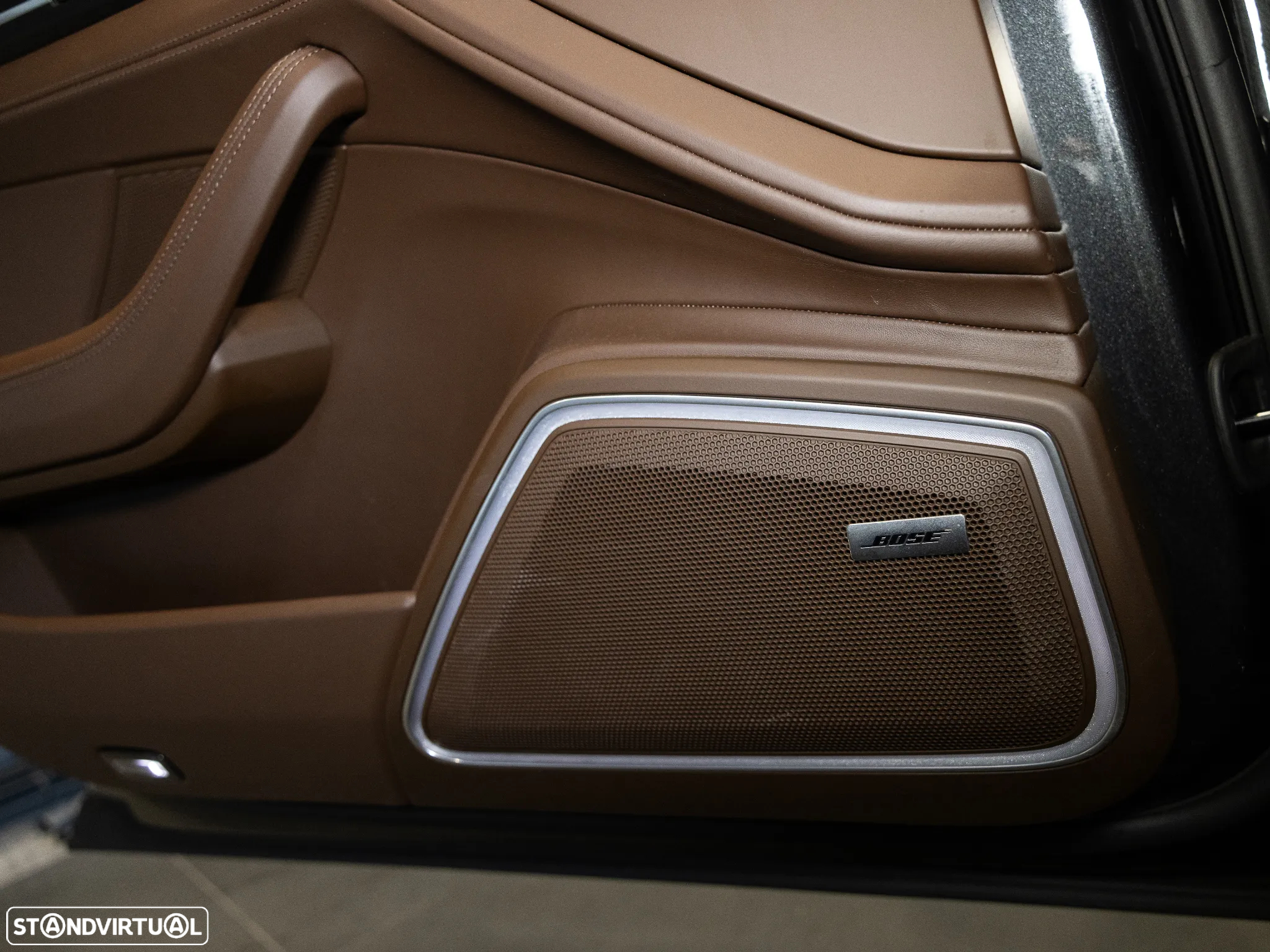 Porsche Panamera 4 E-Hybrid Platinum Edition - 32